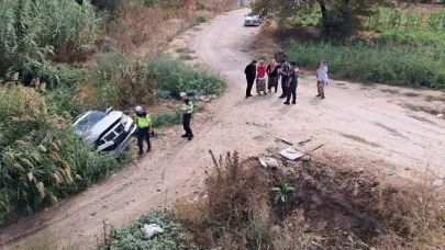 Altıeylül’de otomobil köprü altına uçtu: 2 yaralı