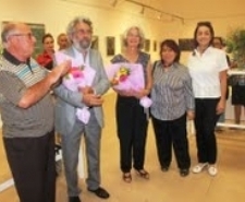 "KATİPOĞLU ÇİFTİ'NİN SERGİSİ AYVALIK FUAYE SANAT GALERİSİNDE AÇILDI