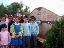 HAYIRSEVER ÖĞRETMEN, OKULUNA ÇEŞME YAPTIRDI