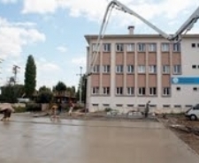 ÜNLÜ ŞAİR SABAHATTİN ALİ’NİN KİTAPLARINI KIZI FİLİZ ALİ İMZALADI