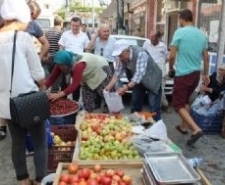 BURHANİYE’DE ORGANİK ÜRÜNLER İLGİ GÖRDÜ
