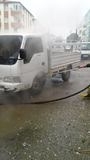 PARK HALİNDEKİ KAMYONET YANDI