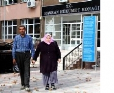 10 YILDIR ÇOCUĞUNU GÖREMEYEN ANNENİN FERYADI