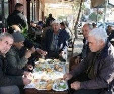 BEDAVA BALIK EKMEK KAPIŞILDI