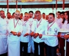 EDREMİT KÖRFEZİ’NDE ULUSAL YEMEK YARIŞMASI HEYECANI