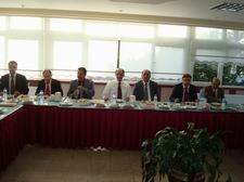 KAYMAKAM EĞİTİMCİLERDEN BAŞARI İSTEDİ