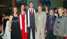 AKIN VE RUKİYE’NİN NİŞAN YÜZÜKLERİNİ BELEDİYE BAŞKANI ARSLAN TAKTI
