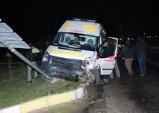 HASTA TAŞIYAN AMBULANS KAZA YAPTI