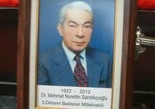 BURHANİYE’DE DR.SANDIKÇIOĞLU TOPRAĞA VERİLDİ