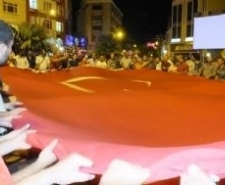 Burhaniye'de Binlerce Vatandaş Meydanlara Indi