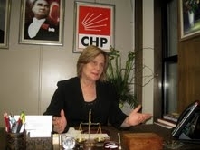 CHP’Lİ MİLLETVEKİLİ EDREMİTLİ VATANDAŞIN ZARARIN TELAFİSİ İÇİN KANUN TEKLİFİ VERDİ