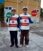 MİNİK TRAFİKÇİLER OKULLARINA BAYRAK KAZANDIRDI
