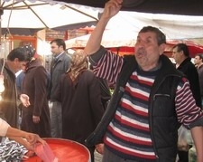 DEV ORKİNOS İLE BALIKÇININ YÜZÜ GÜLDÜ