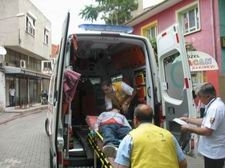 EDREMİT'TE YERDE YATAN KADIN KORKUTTU