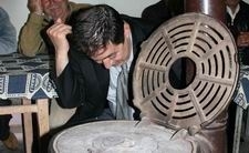 AYDINLIOĞLU YAĞMUR ÇAMUR DEMİYOR