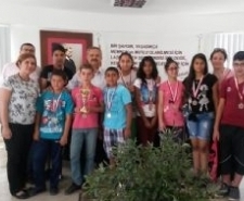 PELİTKÖYLÜ ÖĞRENCİLERİN BAŞKAN ZİYARETİ