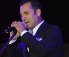 FERHAT GÖÇER'DEN UNUTULMAZ KONSER