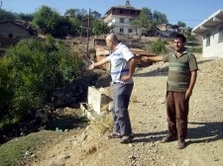 KÖY HALKININ ALT YAPI İSYANI