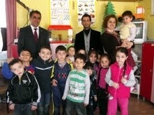 MİNİKLERİN EVCİL HAYVAN SEVGİSİ