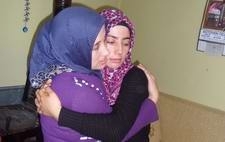 ZEYTİN TOPLARKEN KAÇIRILAN AYNUR'UN EVİNDE SEVİNÇ GÖZ YAŞI