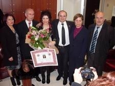 EDREMİT'TE 2 BAYAN AVUKAT DAHA TÖRENLE CÜBBE GİYDİ