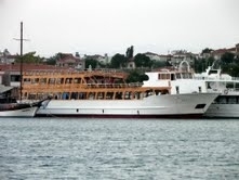 YÖNETMELİK DEĞİŞİKLİĞİ AYVALIK’A TÜRKİYE’NİN EN BÜYÜK GEZİ TEKNESİNİ KAZANDIRDI