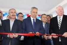 ARINÇ EDREMİT’TE TELEVİZYON KANALI AÇTI, BASINA DERS VERDİ