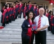 BURHANİYE’DE KOLBASTILI MEZUNİYET COŞKUSU