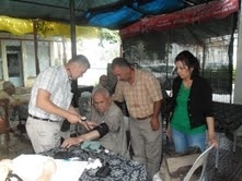 BURHANİYE’DE DOKTOR MAHALLELİNİN AYAĞINA GİTTİ