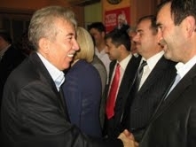 AK PARTİ'DEKİ BAYRAMLAŞMADA BÜYÜK COŞKU YAŞANDI