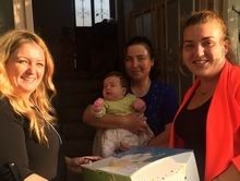 AK PARTİ’DEN ANNELERE BEBEK ÇANTASI SÜRPRİZİ