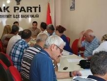 AK PARTİ MUHTARLARLA BİR ARAYA GELDİ