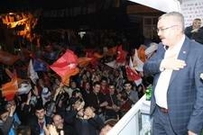 AK PARTİLİLER KADIKÖY’DE CHP’Yİ TOPA TUTTU