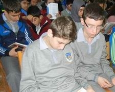 ÖĞRENCİLER OKULDA ANNE VE BABALARIYLA KİTAP OKUMAYA BAŞLADI