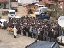 FRANSA’DAKİ YANGINDA ÖLEN TÜRK, HAVRAN’DA DEFNEDİLDİ