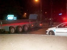 ARIZA YAPAN TIR, ANA YOLU 1 SAAT KAPALI TUTTU