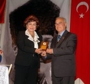 BURHANİYE’DE ATA’NIN MANEVİ KIZINA BÜYÜK İLGİ