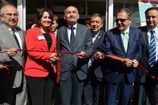 MÜEZZİNOĞLU AYVALIK'TA HASTANE AÇTI