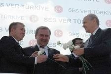 BAHÇELİ BALIKESİR'DE HÜKÜMETİ TOPA TUTTU: