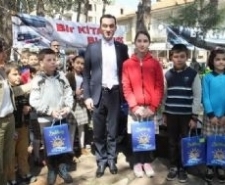 BURHANİYELİLER PARKTA KİTAP OKUDU