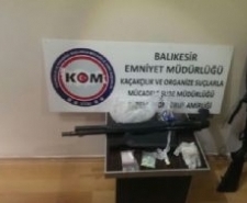 284 GRAM BONZAİ ELE GEÇİRİLDİ
