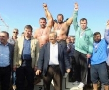 İkinci Kez Başpehlivan Oldu