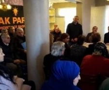 Edremit’te AK Parti mahalle danışmalarını aralıksız sürdürüyor