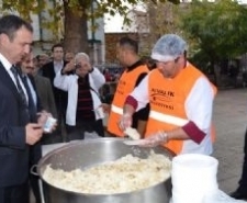 ATATÜRK VE SİLAH ARKADAŞLARININ RUHUNA MEVLİD-İ ŞERİF VE PİLAV-AYRAN HAYRI