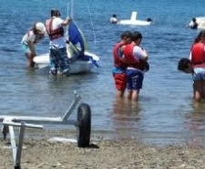 BURHANİYE’DE GENÇLERE YELKEN EĞİTİMİ