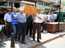 AKIL ALMAZ ŞEKİLDE ÖLEN ÇİFT, YAN YANA TOPRAĞA VERİLDİ