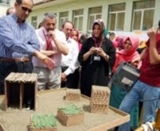 EDREMİT'TE TUBİTAK BİLİM FUARLARI AÇILDI
