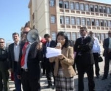 AYVALIKTA ÖĞRETMENE SALDIRI İDDİASI EĞİTİM CAMİASINI AYAĞA KALDIRDI"