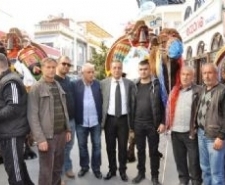 AYVALIK'TA DEVELER HAVUT GİYDİ