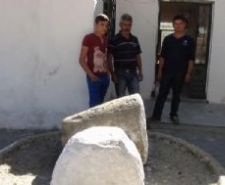 DİBEK TAŞI TURİSTLERİN İLGİ ODAĞI OLDU